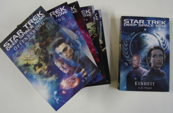 Star Trek - Deep Space Nine (Cross Cult, Tb.) Nr. 1-10 kpl. (8er Serie) + 1-3 kpl. (9er Serie) + 7 E